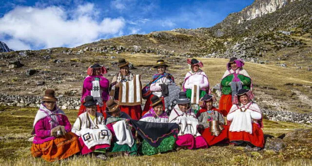 Grupo de mujeres quechuahablantes en el Cusco. Foto: PeruTravel