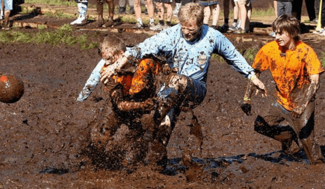 El icelandic mud football requiere que los jugadores cuentan con buena capacidad física. Foto: Iceland Monitor