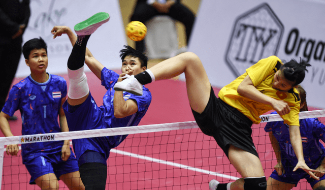 El sepak takraw es muy similar al voleibol. Foto: AFP