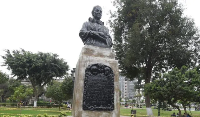   Monument to Juana Alarco de Dammert.  Photo: The Republic   