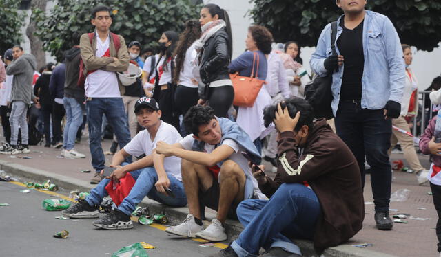 El lamentos de los hinchas en las calles de Lima. Fotos: LR/ John Reyes