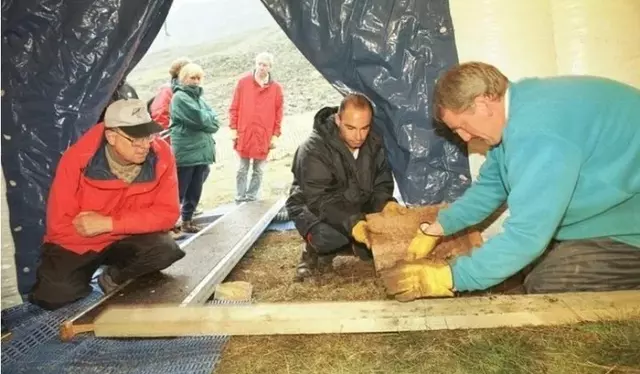 Científicos noruegos descubrieron rastros de gripe española en cuerpos enterrados en Longyearbye. Foto: AP