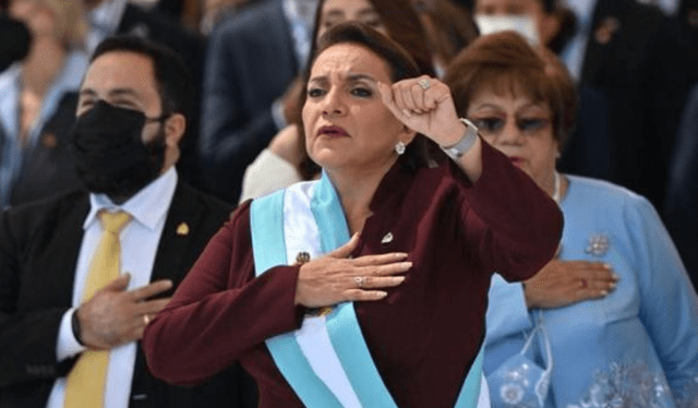 Honduras, de la mano de la presidenta Xiomara Castro, desconoció al Gobierno de Dina Boluarte como mandato legítimo. Foto: AFP   