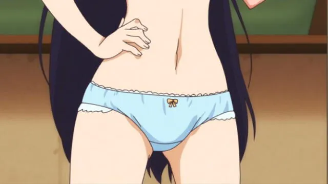 El lazo en la ropa interior femenina en un personaje del anime 
