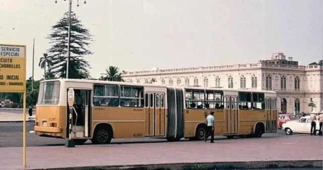 Los buses Ikarus fueron los principales medios de transporte masivo durante la década de los 70 y 80 en el Perú.Foto: Twitter