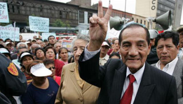 Durante los años 80 y 90, Carlos Manrique amasó la fortuna de casi 250.000 peruanos. Foto: Andina