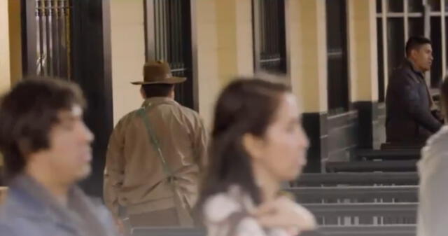 Wasaberto aparece de espaldas hacia el final de la película y nunca se le ve el rostro. Foto: captura de Youtube/Camara en Accion.