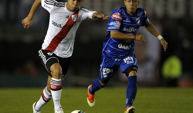Ezequiel Cirigliano en un partido con River Plate. Foto: AFP