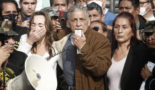 El líder etnocacerista, Antauro Humala, salió del Penal Ancón II, luego de 17 años donde cumplió su condena por participar en el 