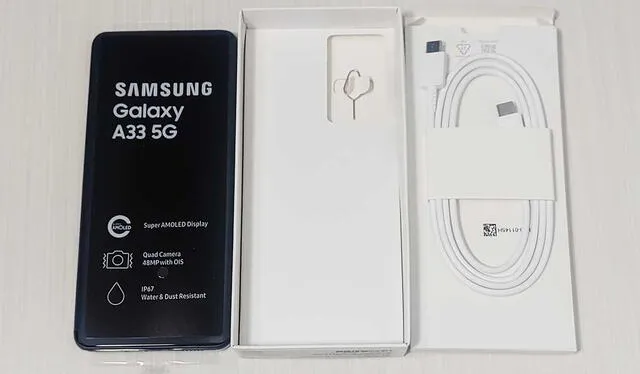 Accesorios del Samsung Galaxy A33 5G. Foto: Edson Henriquez/La República