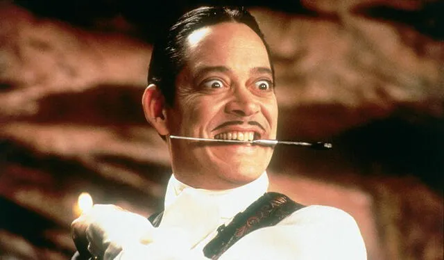 Raúl Juliá interpretó a Homero en 1991 y en 1993, para dos películas de "Los locos Addams". Foto: SensaCine