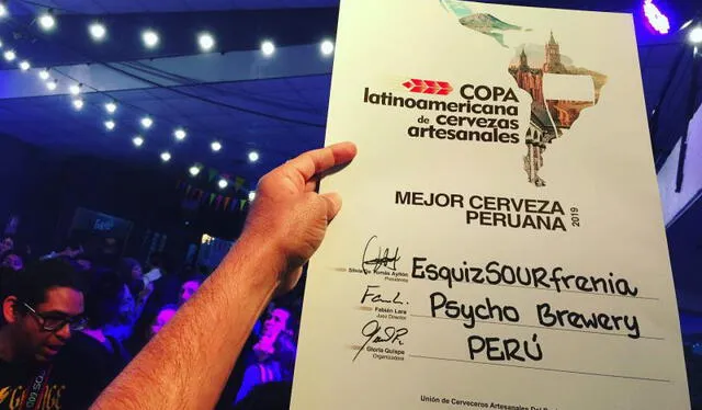 Certificado que reconoce a la cerveza “EsquizSOURfrenia” como la mejor de Perú en 2020. Foto: peruvianspirits.pe/