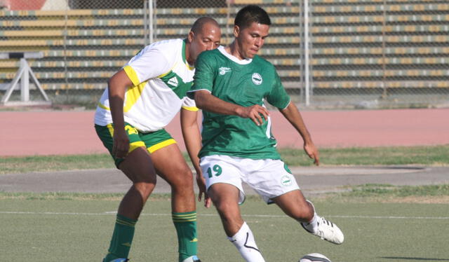Janio Pósito en el partido que le marcó un triplete a Sport Áncash con Caimanes en 2012. Foto: Los Caimanes