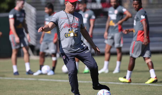 Juan Reynoso dirige a la Bicolor desde agosto de este 2022. Foto: selección peruana