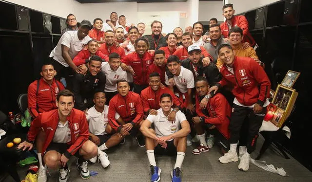 Rey y los jugadores de la Selección tras la victoria frente a El Salvador. Foto: Instagram/Nicolás Rey
