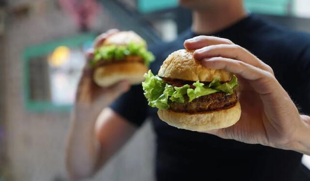 ¿A qué hora cenas? Foto: Pexels