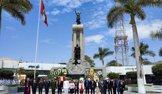 Autoridades participaron de conmemoración a Miguel Grau. Foto: Marina del Perú