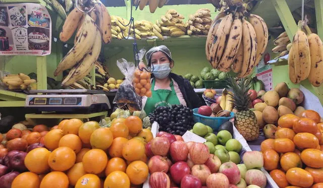 El precio de las frutas ha tenido leves cambios en el Mercado Santa Rosa. Foto: Urpi