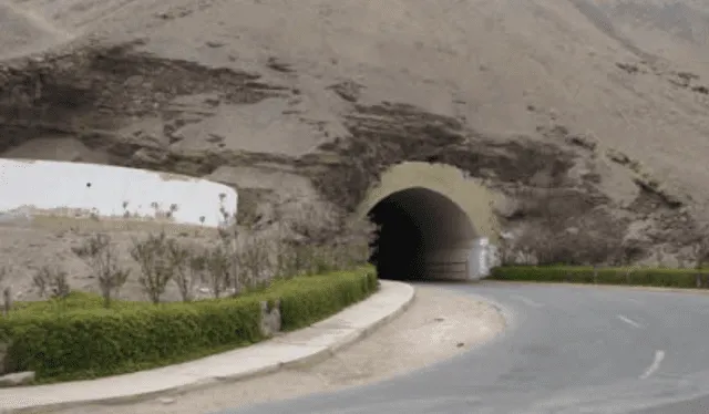 El túnel la Herradura es uno de los lugares más misteriosos de Lima. Foto: playa La Herradura/Facebook   