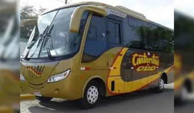 El bus de la orquesta también acompañó el féretro hasta el cementerio. Foto: Somostembladera