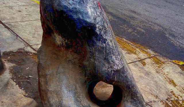 La peña Horadada también es conocida como la piedra del diablo. Foto: Lima la única