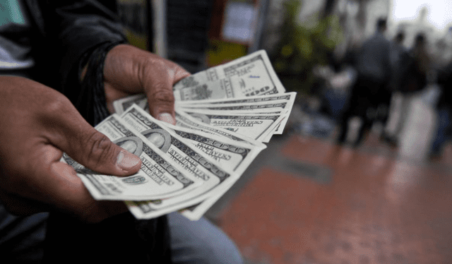 Cuáles son los billetes de 1 dólar que se venden por 5 mil?: dónde