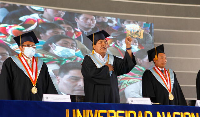 Distinción fue acordada por el consejo universitario de la UNA Puno. Foto: Juan Carlos Cisneros/ La República