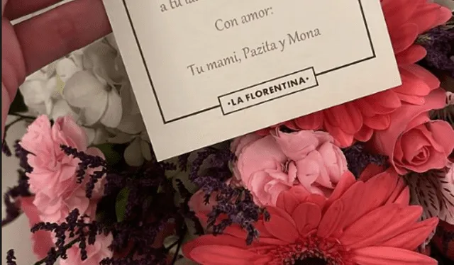 Familiares y amigos enviaron arreglos florales a Valeria Piazza. Foto: Instagram/Valeria Piazza