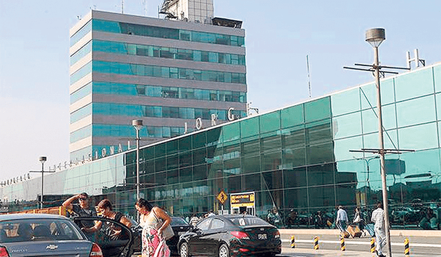 Puedes postular al puesto de controlador aéreo hasta el 16 de junio. Foto: difusión   