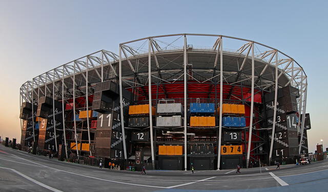 El Stadium 974, se caracteriza por su innovadora construcción a base de 974 contenedores marinos. Foto: AFP