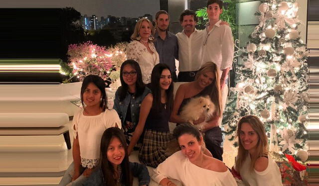 Jessica Newton y su extensa familia. Foto: Instagram Jessica Newton