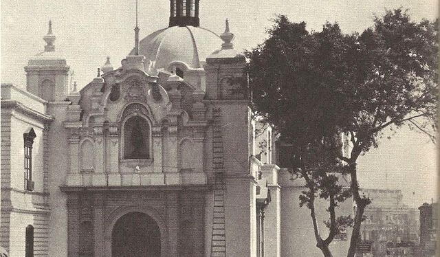En 1924, los restos de varios héroes de las guerras de independencia fueron trasladados a la cripta de la iglesia de San Carlos, por lo que pasó a llamarse el Panteón de los próceres. Foto: Facebook