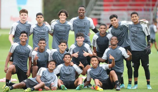 Selección peruana Sub-20 con la camiseta de Adidas. Foto: FPF