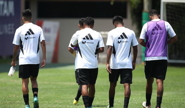 Selección peruana Sub-20 con la camiseta de Adidas. Foto: FPF
