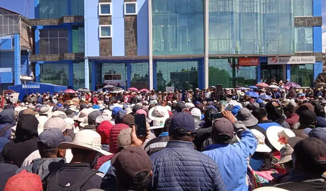 Manifestantes acuerdan viaje a Lima tras protestas en Puno. Foto: Kleber Sánchez/URPI-LR