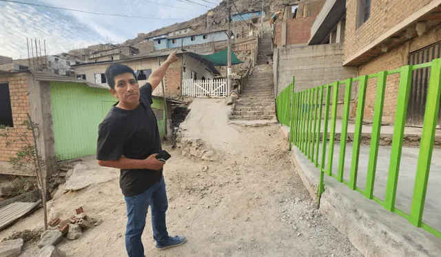 Gastón Alvarado señala su casa, la cual fue asaltada el año pasado. Foto: María Pía Ponce/ URPI-LR