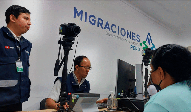  Migraciones activó oficinas de atención de lunes a sábado, de 9 a. m. a 9 p. m., en San Juan de Lurigancho, Comas, entre otros distritos. Foto: La República   