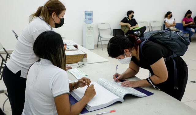  Los estudiantes tienen que cumplir con una serie de requisitos si es que quieren postular al Concurso General de Becas 2023. Foto: Ifarhu   