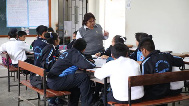  El proceso va dirigido a estudiantes de la carrera de Educación que hayan terminado, como mínimo, el sexto ciclo de estudios pedagógicos o universitarios. Foto: Gobierno del Perú   