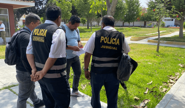  Los agentes policiales se mostraron preocupados al comprobar que cometieron un error. Foto: difusión/Humberto Torres    