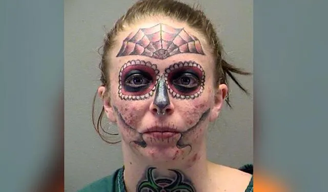 <br> Alyssa Zebrasky se tatuó una calavera de azúcar del Día de los Muertos. Foto: Clarín    