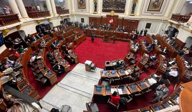 Con 66 votos a favor, se aprobó la reconsideración del adelanto de elecciones al 2023. Foto: La República   