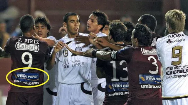  Duelo por Libertadores en el que la U lució el emblema de Star Perú. Foto: AFP   