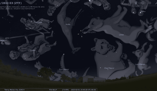 Ubicación del cometa en las primeras horas de la noche. Para la madrugada, el objeto y las constelaciones se habrán movido en sentido antihorario.   