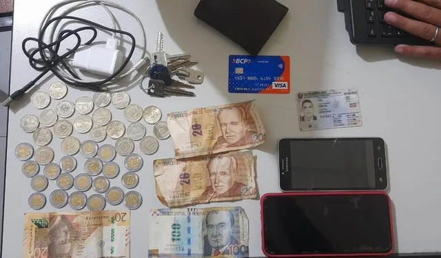 A los delincuentes se les incautó dinero, celulares y llaves. Foto: Seguridad Ciudadana de Cajamarca   