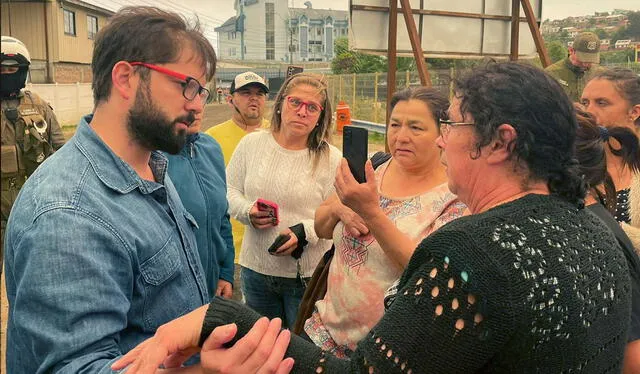  El presidente Gabriel Boric decidió suspender sus vacaciones y llegó hasta Concepción más tarde a la región de Ñuble. Foto: AFP    