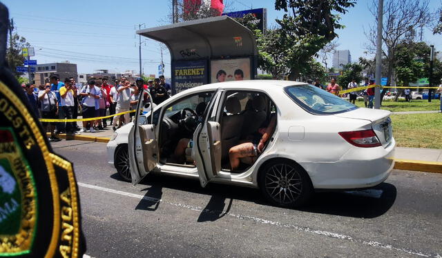  Asesinaron a seis personas en un auto, frente a Plaza San Miguel. Foto: URPI - LR 