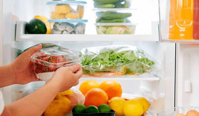 Las frutas y verduras deben ser lavadas y luego guardadas en táperes de plástico o vidrio. Foto: Cocina vital 