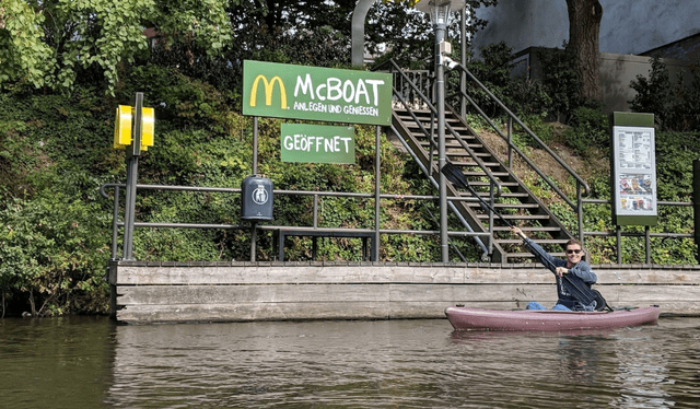 McBoat de McDonald's, fue inaugurado en 2015, en Hamburgo, Alemania. Foto: Metro    