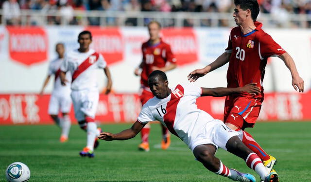 Perú cerró su presencia en la Copa Kirin 2011 ante República Checa. Foto: EFE   